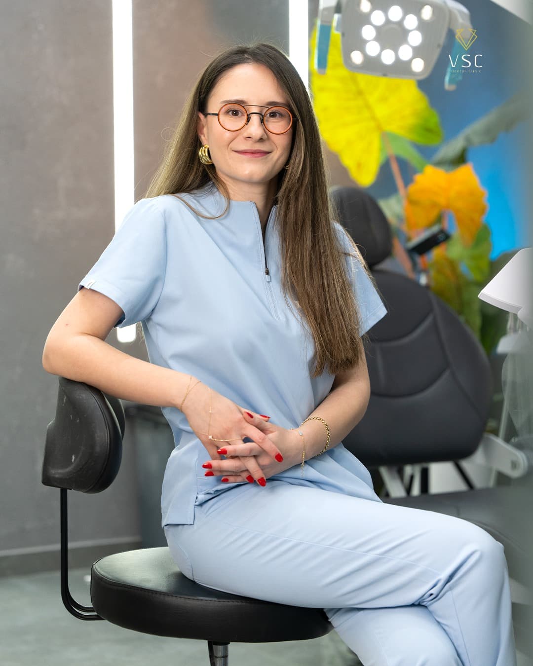 Ayşenur Akın, VSC Dental Clinic diş hekimi