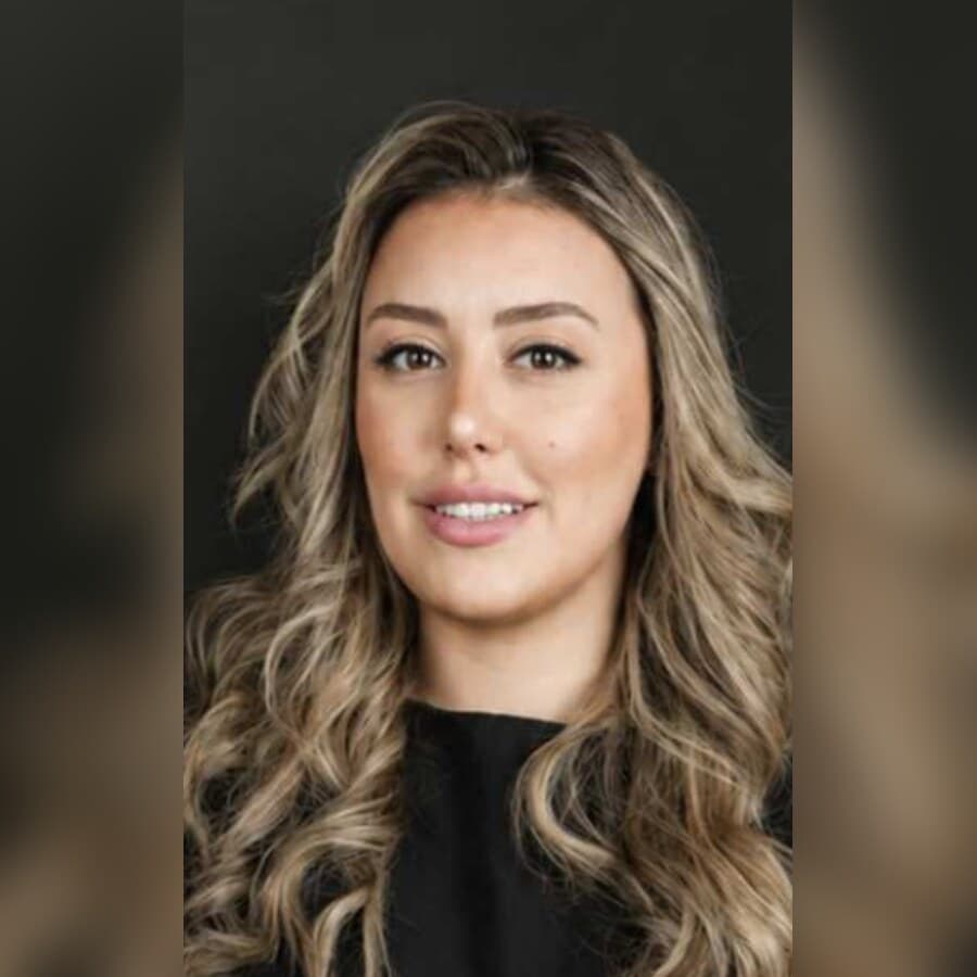 Büşra Çağırıcı, VSC Dental Clinic diş hekimi