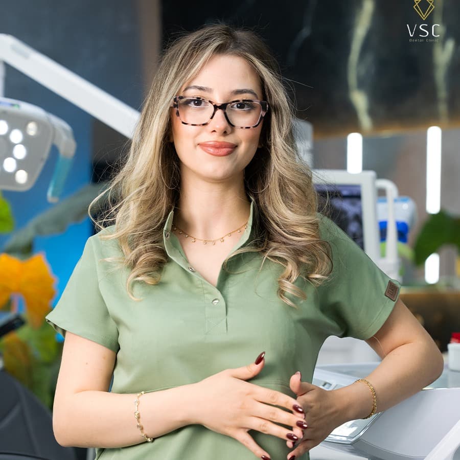 Helin Akın, VSC Dental Clinic diş hekimi
